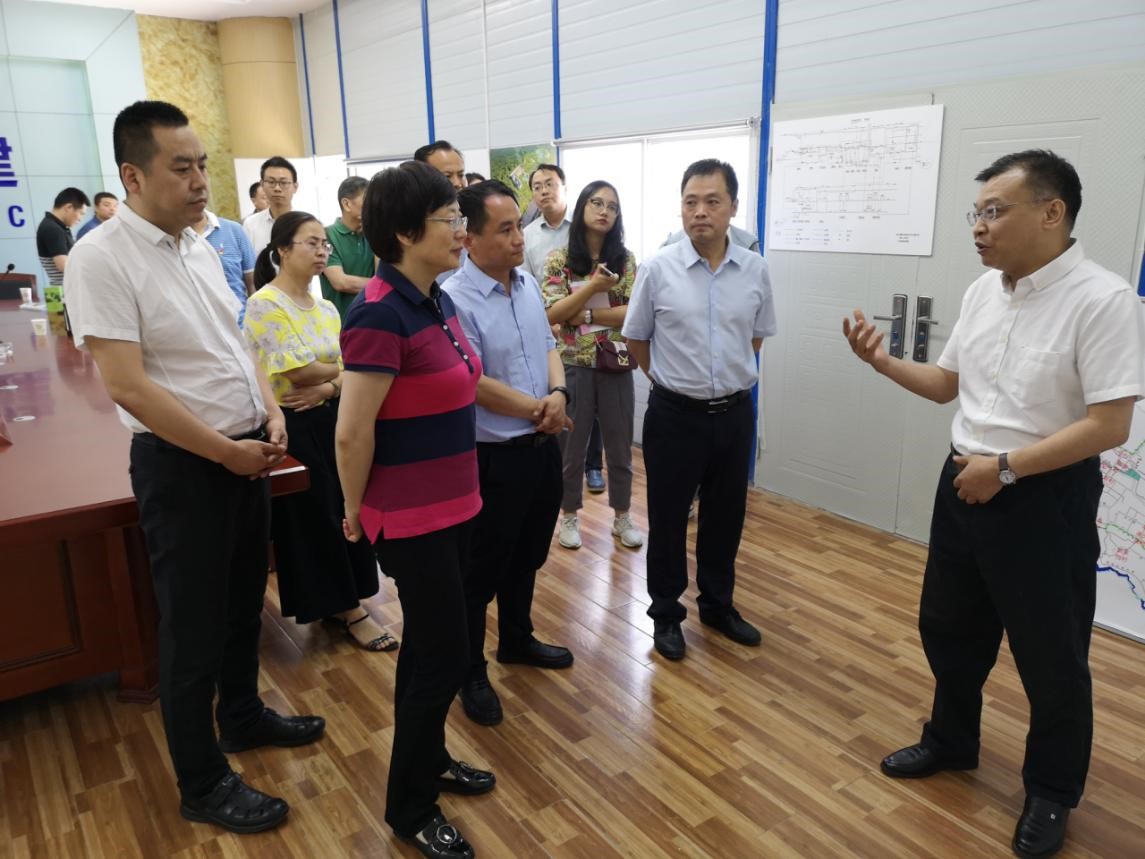 西安市发改委党组书记、、主任邢欣到水情形公司白鹿原水生态中心项目调研.jpg
