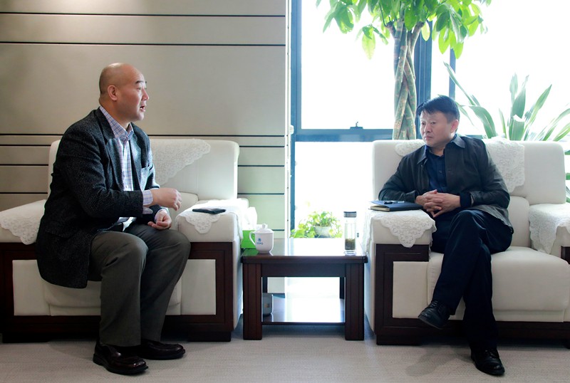熊良虎会见华彩咨询公司董事长、、、总裁白万纲