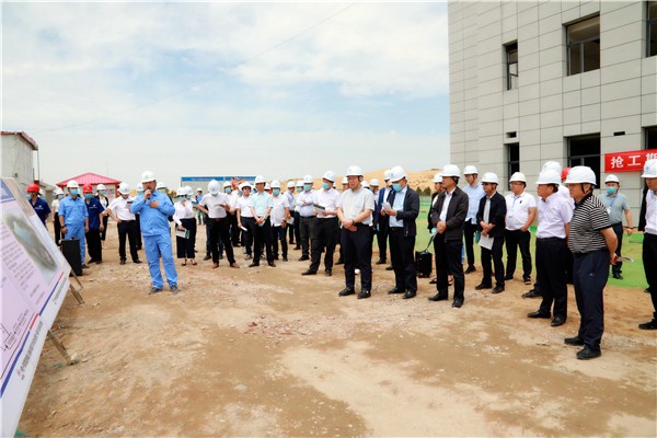永利yl65335集团复工复产促增添项目观摩聚会与会职员走进大秦国源三秦环保秦邦园区在榆项目