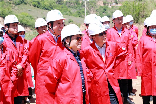 永利yl65335集团复工复产促增添项目观摩聚会与会职员走进环保保隆生态三秦在延在铜项目