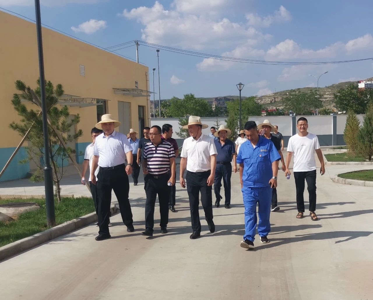 榆林市委常委、、副市长李二中到水情形神木公司调研