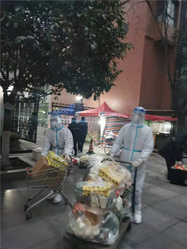 永利yl65335集团：响彻在战“疫”前线的入党誓词 配图3.jpg