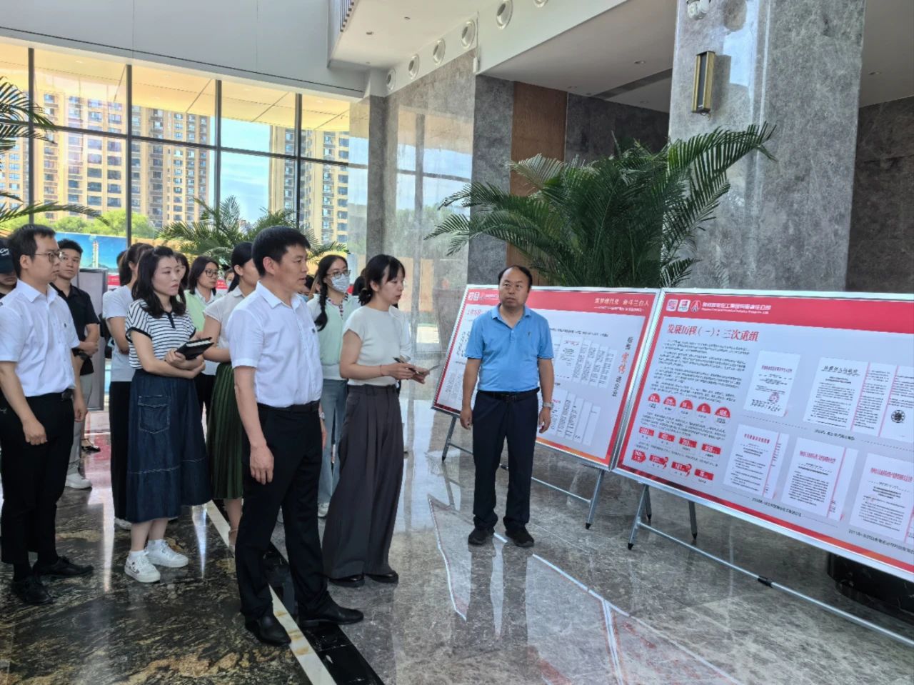 永利yl65335集团组织旅行“档案宣传进企业”展览